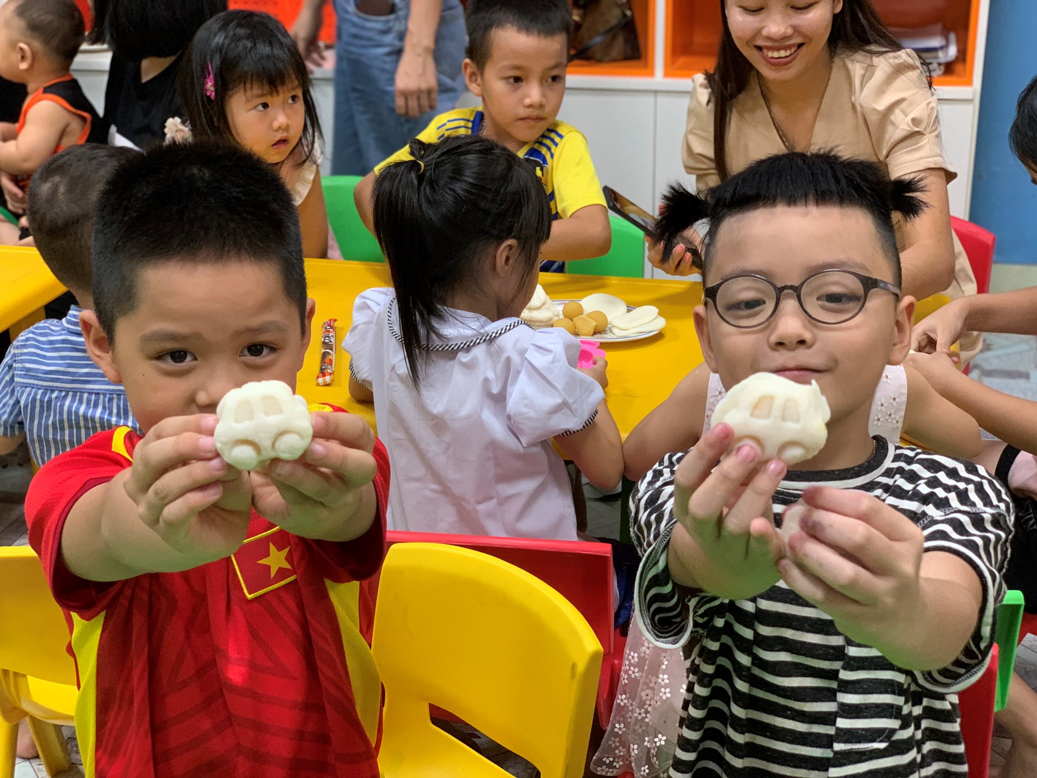 Hình ảnh cho tin tức VUI RẰM TRUNG THU- TRAO GỬI YÊU THƯƠNG!